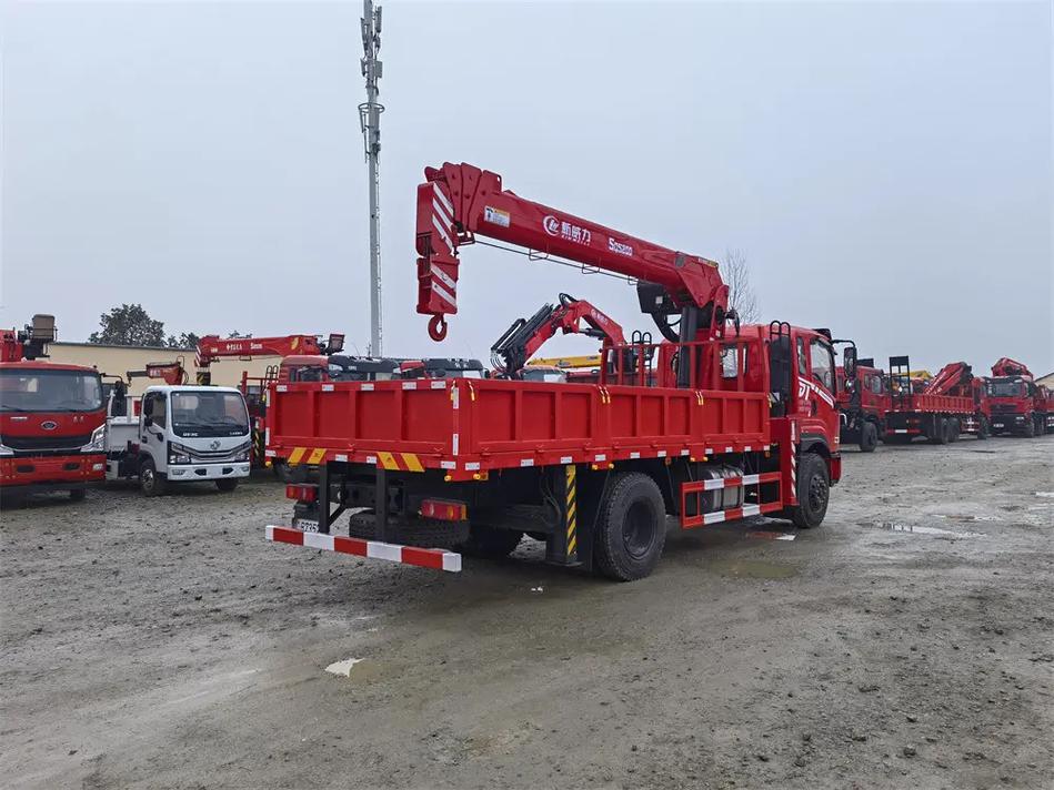 太原折疊隨車吊公司 量身定制，滿足您的個性化需求